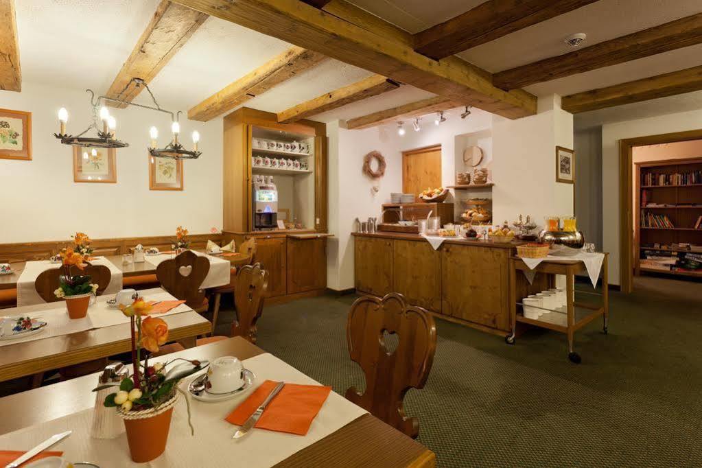 סן אנטון Hotel Montfort מראה חיצוני תמונה